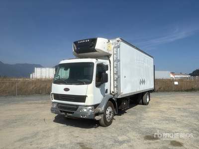 2013 Peterbilt 220 4x2 Refrigerated Truck