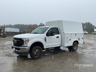 2017 Ford F-350 XL 4x4 Utility Truck