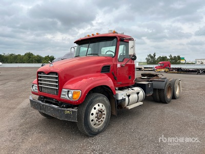 2003 Mack CV713 6x4 Cabeza Tractora Cabina Corta