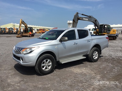 2016 Mitsubishi L200 4x4 Crew Cab Camioneta / Pick Up