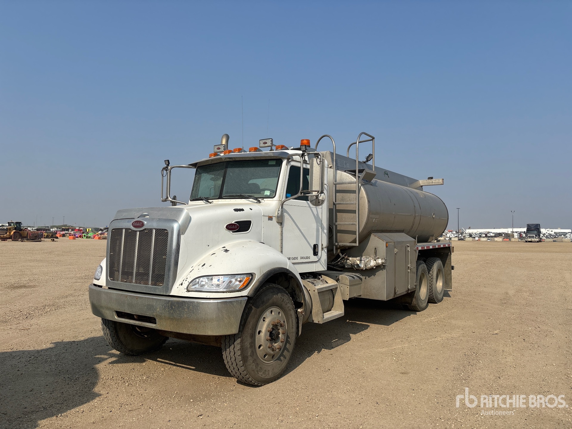 2007 Peterbilt 335 6x4 Water Truck