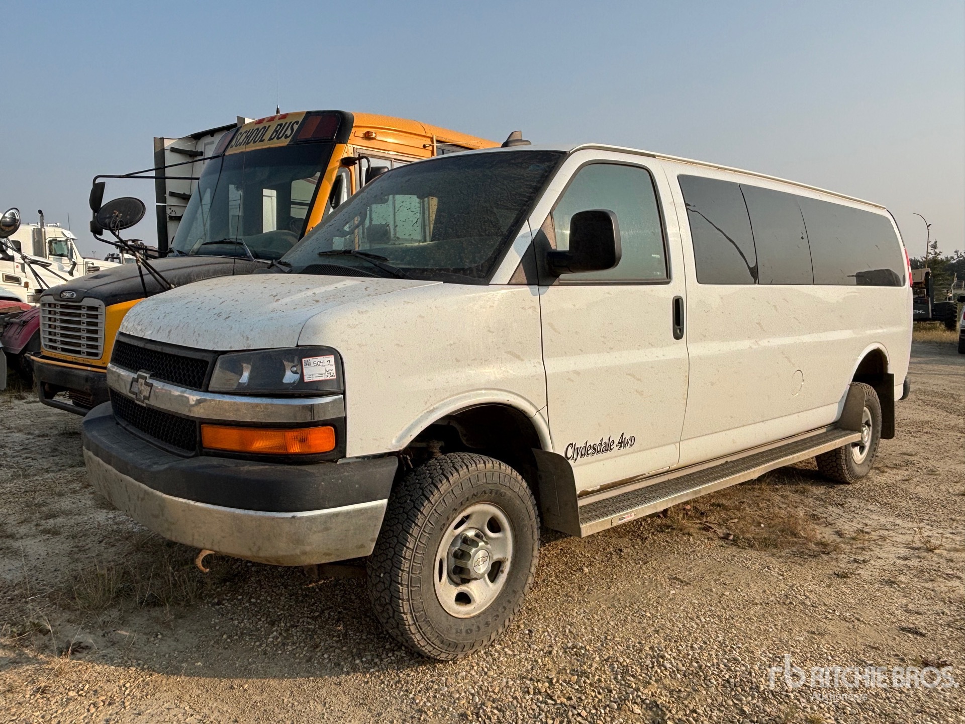 2017 Chevrolet Express 3500 4X4 15 Furgoneta de pasajeros