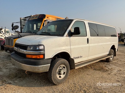 2017 Chevrolet Express 3500 4X4 15 Furgoneta de pasajeros