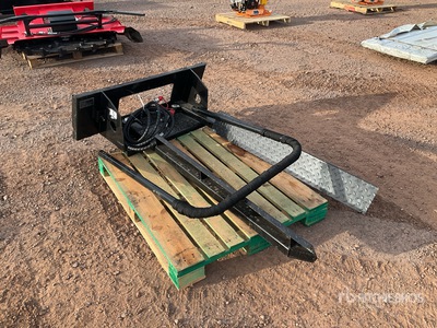 2025 GIYI GY-HCF57 57 in Skid Steer Horizontal Clamp Forks (Unused)