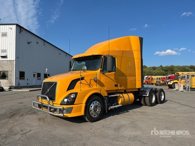 2005 Volvo VNL630 6x4 Cabeza Tractora Cabina Dormitorio