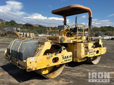 Sakai SW900 مدحلة ذات اسطوانتين
