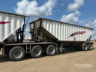 2011 Doepker Super B-Train Pup Grain Trailer