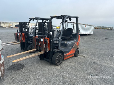 2014 Toyota 8FGCU20 4000 lb Pneumatic Tire Forklift