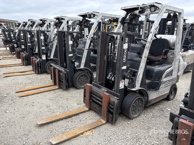 2014 Nissan CF40LP 4000 lb Cushion Tire Forklift (Inoperable)