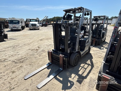 2014 Nissan CF40LP 4000 lb Cushion Tire Chariot Élévateur