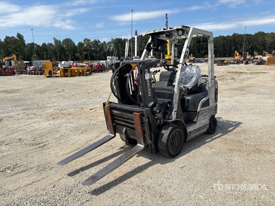 2014 Nissan CF40LP 4000 lb Cushion Tire Chariot Élévateur