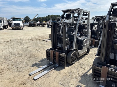 2014 Nissan CF40LP 4000 lb Cushion Tire Chariot Élévateur