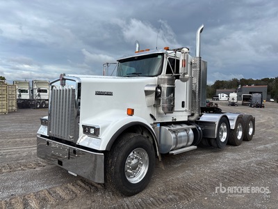 2020 Kenworth W900 8x4 تراكتور شاحنة (ثلاثي المحور)