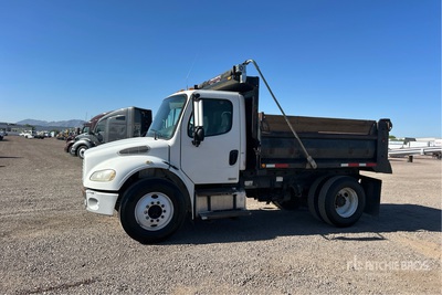 2005 Freightliner M2 106 4x2 S/A Camión dumper