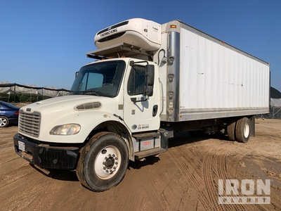 2013 Freightliner M2106 4x2 Kühlfahrzeuge