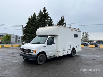 2004 Ford E450 4x2 Van Truck