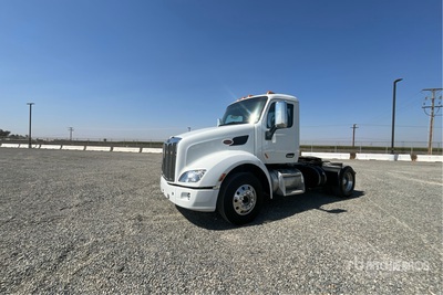 2020 Peterbilt 579 4x2 S/A Day Cab Truck Tractor