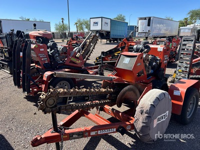 2020 Ditch Witch C24X Tracked Trencher w/2019 Ditch Witch SE3 Trailer