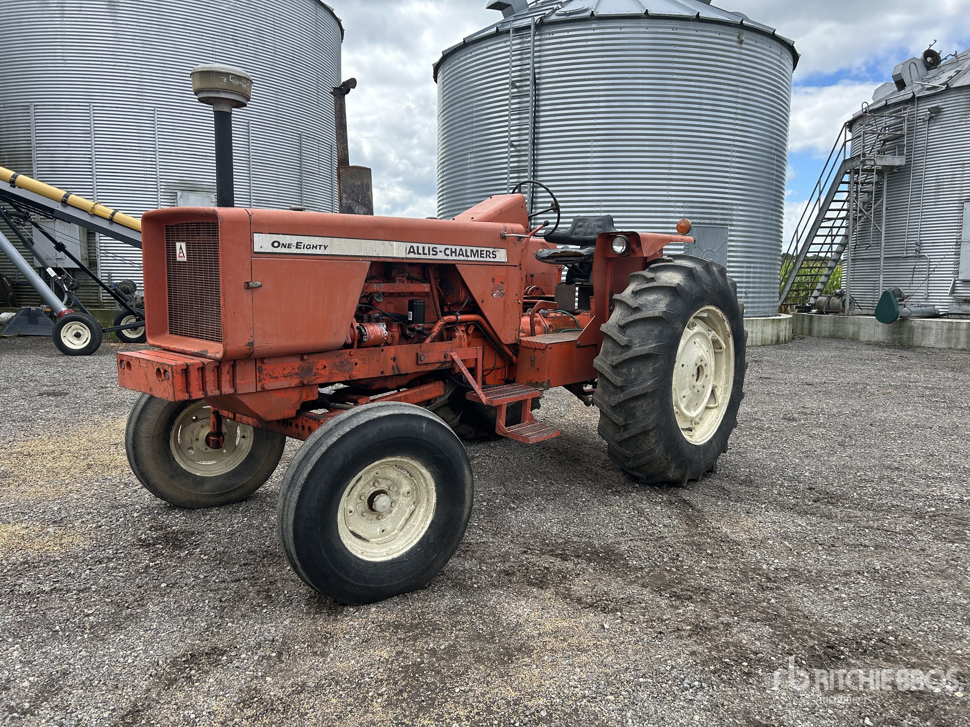 Allis Chalmers 180 2WD Tractor