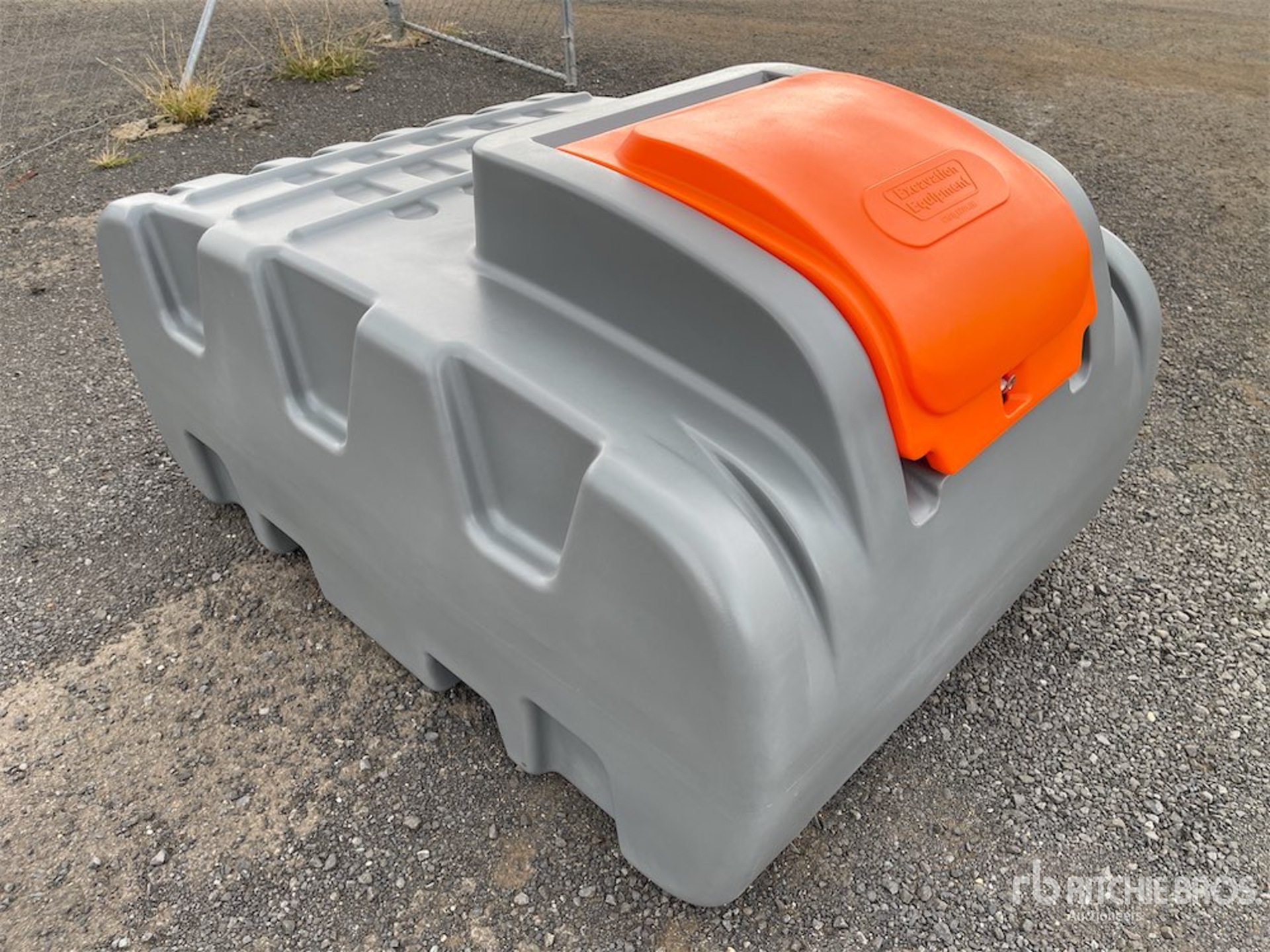 EXEQ DD1000 1000 L Portable Poly Fuel Tank (Unused)