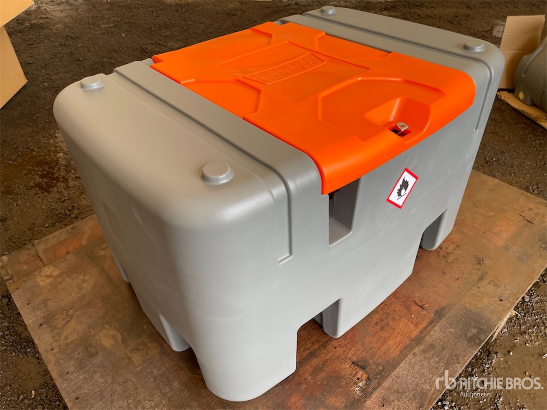 EXEQ DD400 400 L Portable Poly Fuel Tank (Unused)
