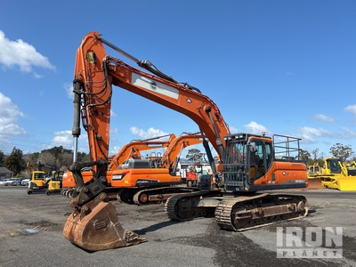 Doosan DX300LC Excavatrice sur chenilles