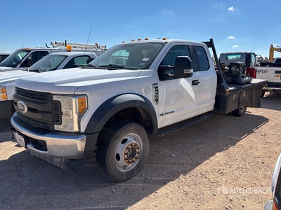 2017 Ford F-550 XL 4x4 Extended Cab 平台トラック