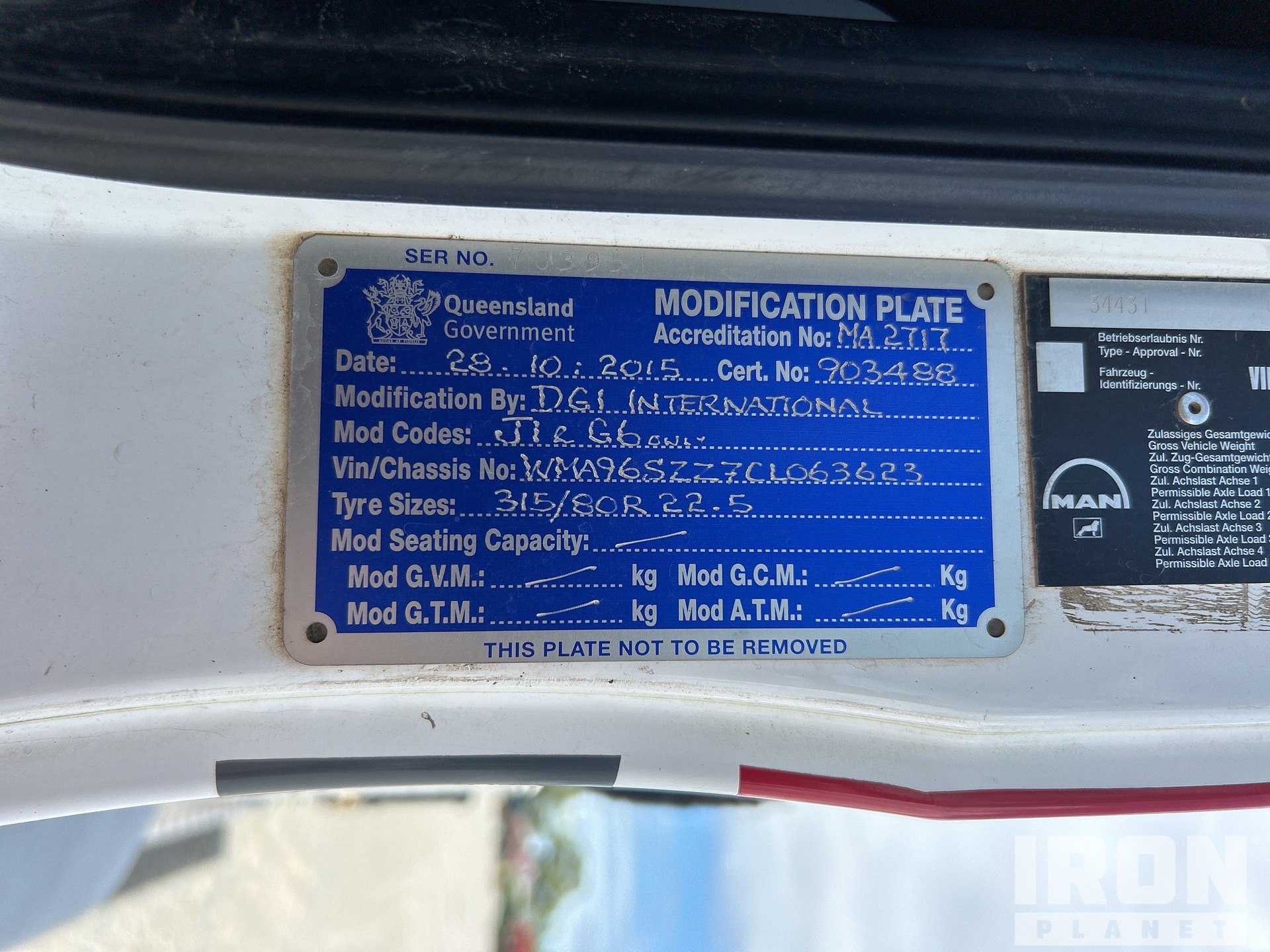 2015 MAN TGS 41.480 10x8 Twin-Steer Explosives Emulsion Truck