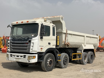 2015 JAC HFC3314KR1 8x4 Twin-Steer Tri/A Camión dumper