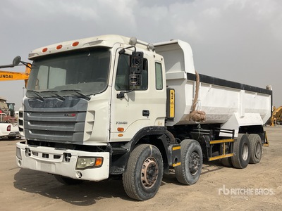 2015 JAC HFC3314KR1 8x4 Twin-Steer Tri/A Camión dumper