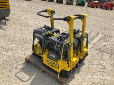 Quantity of (3) Wacker Neuson DPU3050H Plancha compactadora