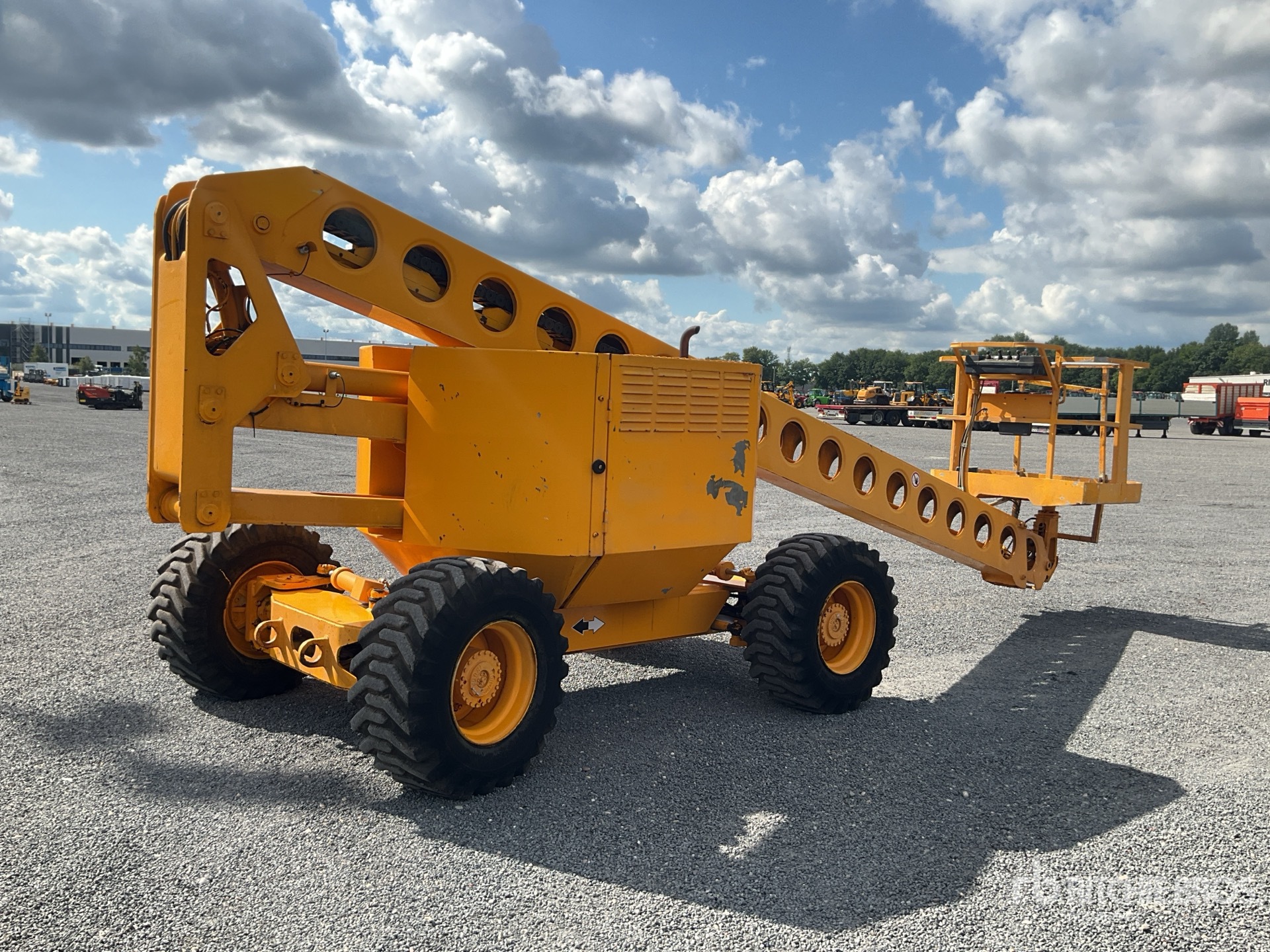 Grove AMZ 66T Telescopic Boom Lift