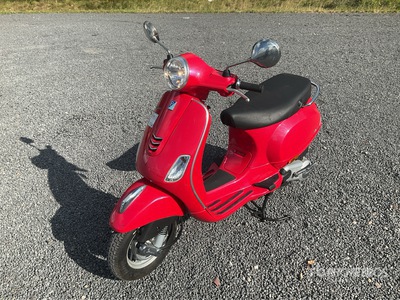 Vespa 125 LX Scooter