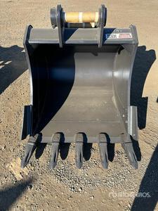 EXEQ 900 mm Q/C Digging Excavator Bucket - Fits 10 - 17 Ton (Unused)