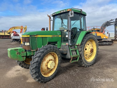 John Deere 7410 Tracteur agricole 4 roues motrices