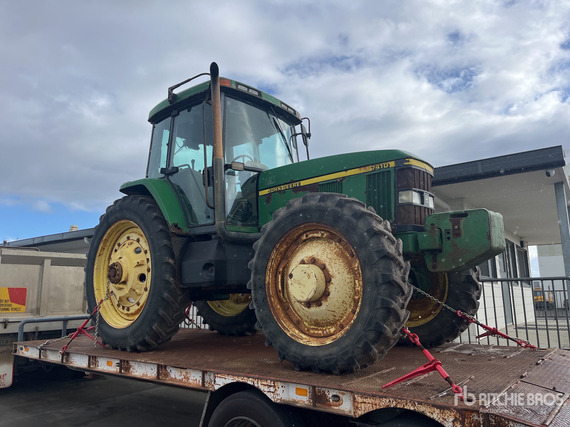 John Deere 7410 4WD Tractor