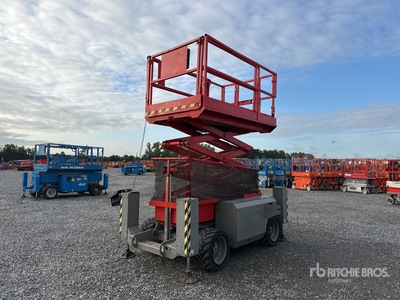 2007 Genie GS-2668 4x4 Diesel Scissor Lift