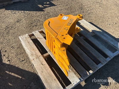 GIYI 12 in Digging Excavator Bucket (Unused)