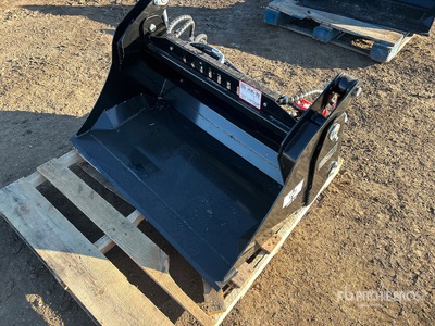 GIYI 39 in Multi-Purpose Mini Skid Steer Bucket (Unused)