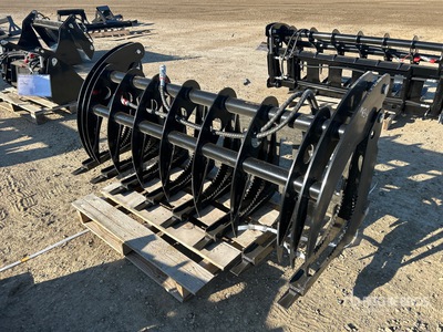 2025 GIYI GYCLG72C 72 in Skid Steer Grapple (Unused)