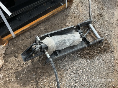 2025 GIYI GY-XJ3T 30 in Hydraulic Excavator Thumb - Fits Cat (Unused)