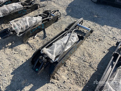 2025 GIYI GY-XJ7T 14 in CAT Hydraulic Excavator Thumb (Unused)