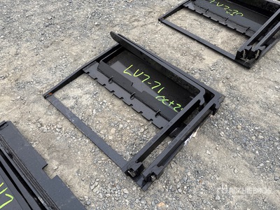 2025 GIYI GY-XHC 29 in Mini Skid Steer Forks (Unused)