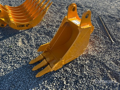 2025 GIYI GY-BK 12 in Digging Excavator Bucket - Fits Cat 305 (Unused)