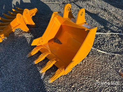 2025 GIYI GY-BK 24 in Digging Excavator Bucket - Fits Cat 305 (Unused)