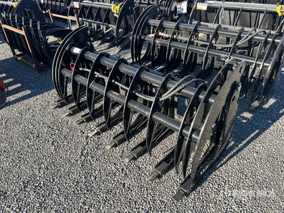 2025 GIYI GYCLG72C 72 in Skid Steer Root Rake (Unused)