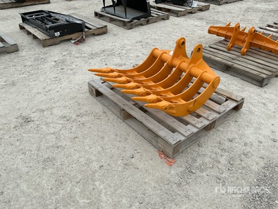 2025 GIYI 32 in Excavator Rake - Fits Cat 305 (Unused)