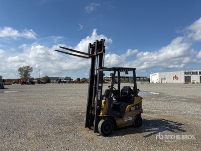 2019 Cat GP15NT 1500 kg フォークリフト