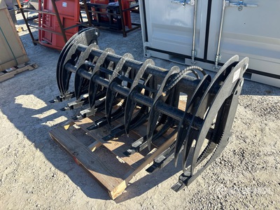 2025 GIYI GYCLG72C 72 in Log Skid Steer Grapple (Unused)