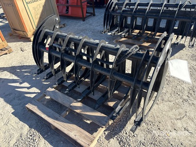 2025 GIYI GYCLG72C 72 in Log Skid Steer Grapple (Unused)